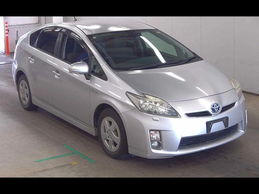TOYOTA PRIUS 5D S