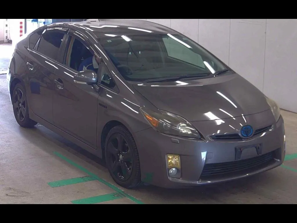 TOYOTA PRIUS 5D S LED EDITION