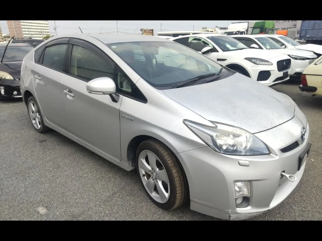 TOYOTA PRIUS 5D