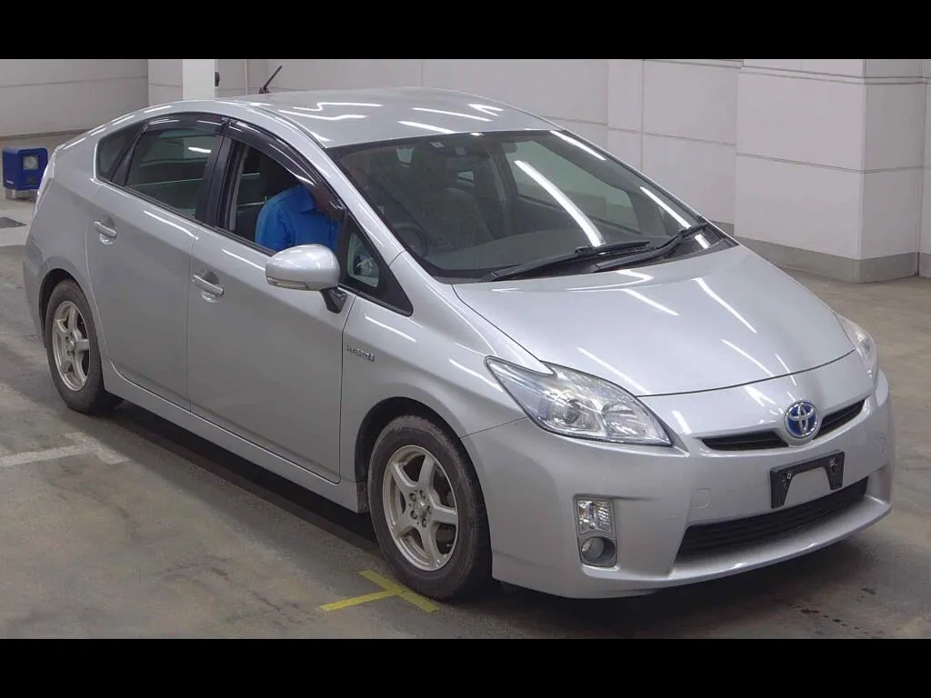 TOYOTA PRIUS 5D S