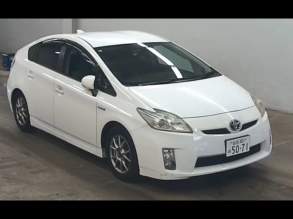 TOYOTA PRIUS 5D S