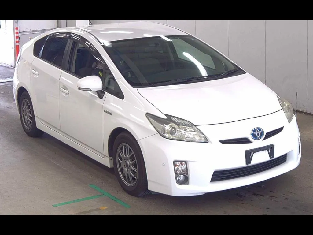 TOYOTA PRIUS 5D S