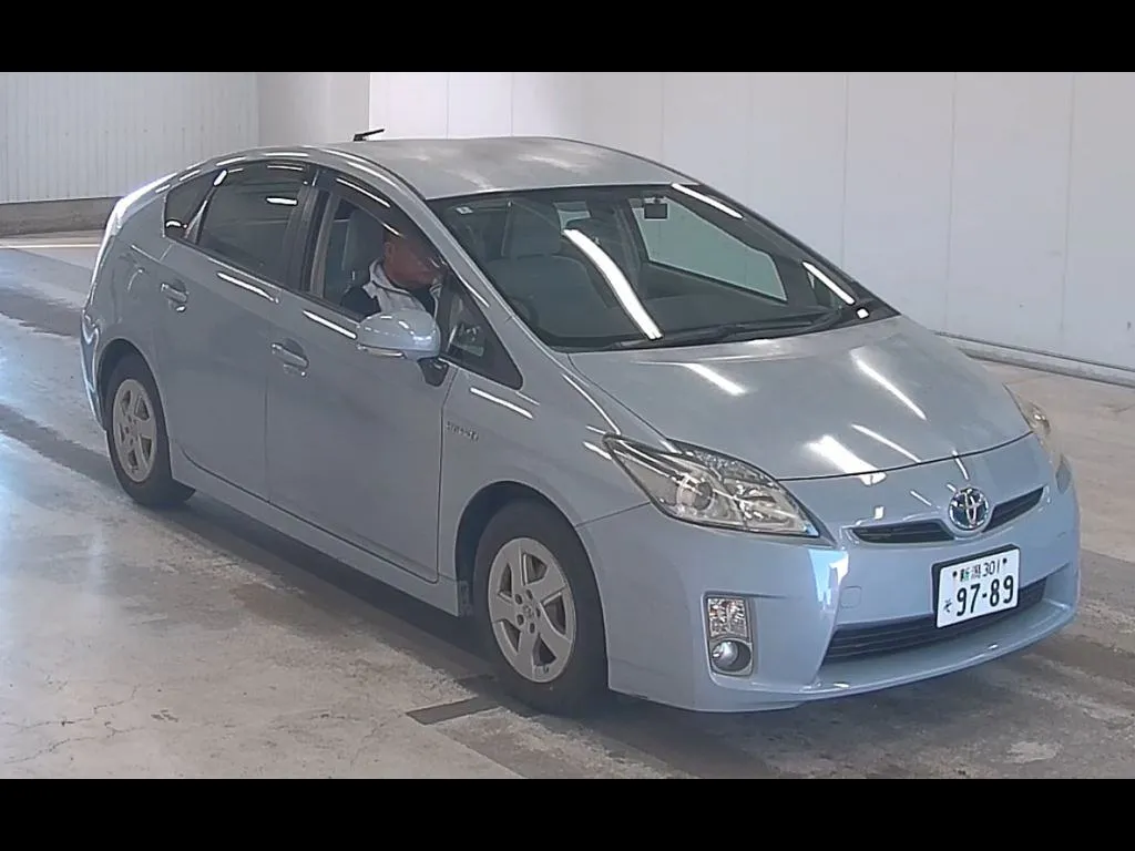 TOYOTA PRIUS 5D S