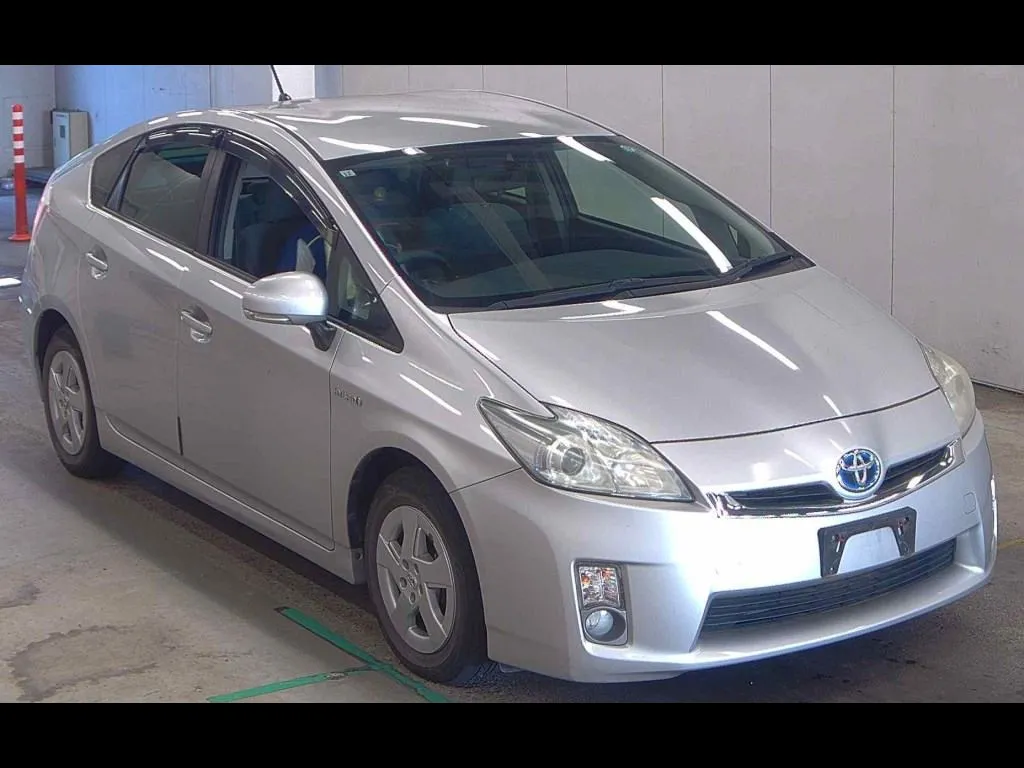 TOYOTA PRIUS 5D S