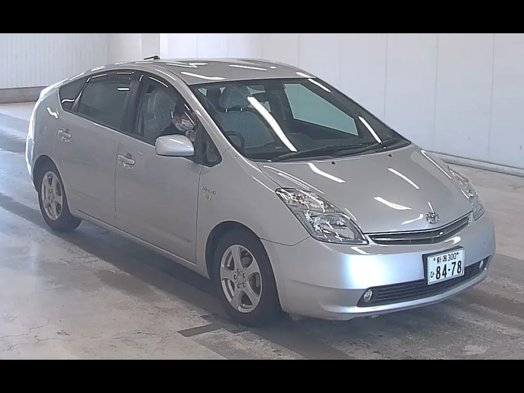 TOYOTA PRIUS 5D S
