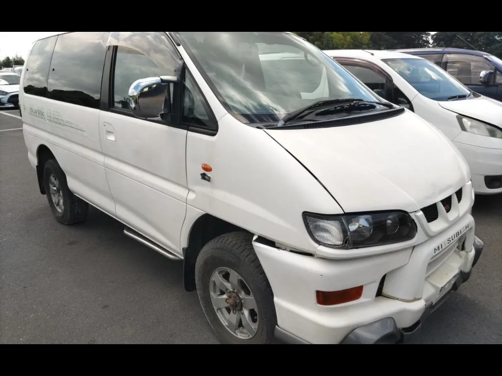 MITSUBISHI DELICA SPACE GEAR 4D 4WD AERO