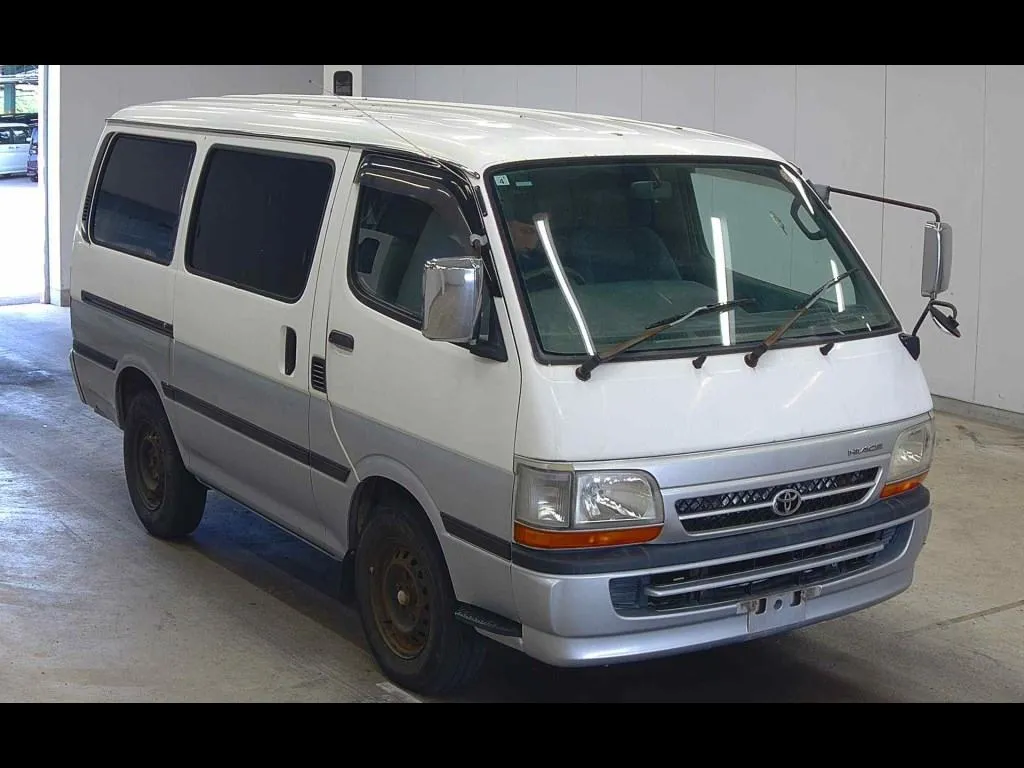 TOYOTA HIACE VAN 5D