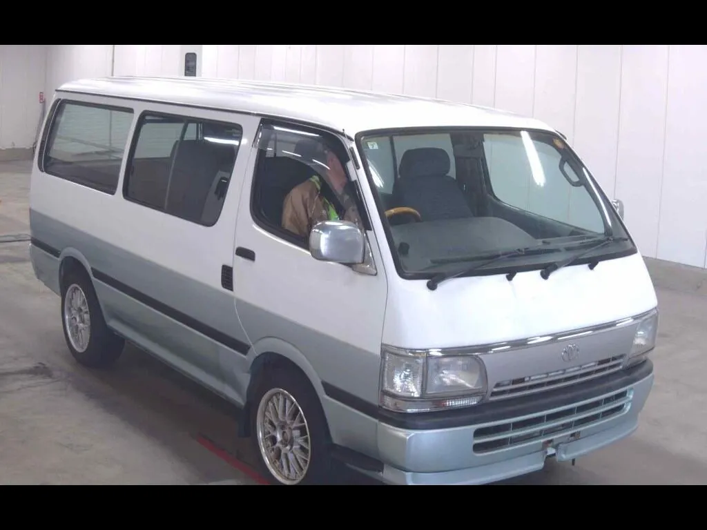 TOYOTA HIACE VAN 4D LONG SUPER GL