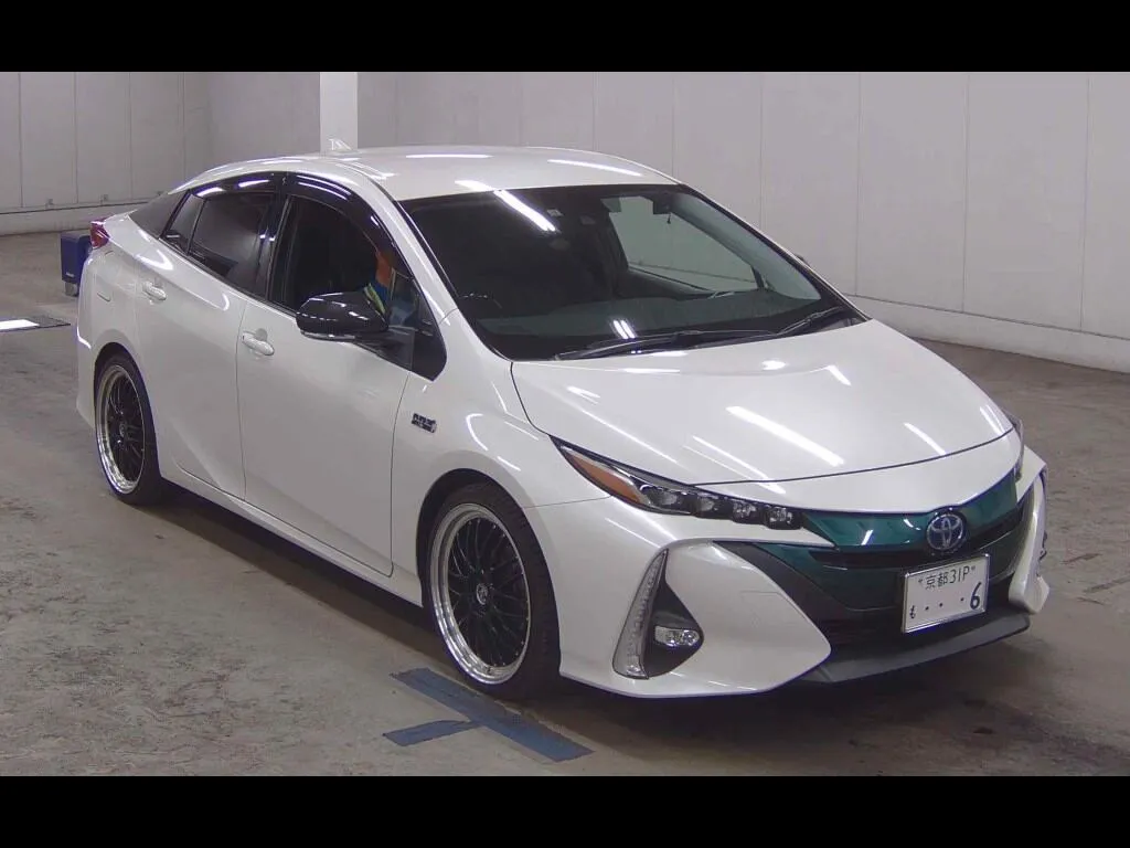 TOYOTA PRIUS PHV S NAVI PACKAGE