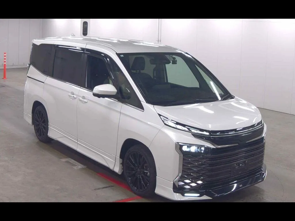 TOYOTA VOXY HYBRID S-Z