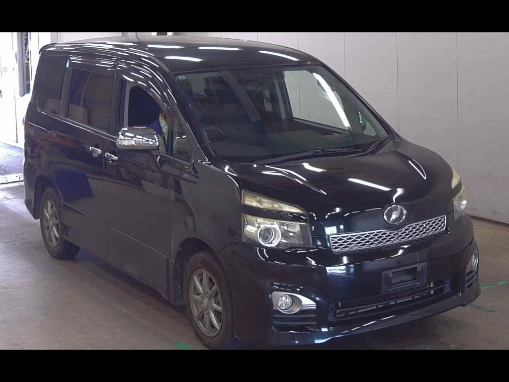 TOYOTA VOXY 4WD ZS KIRAMEKI