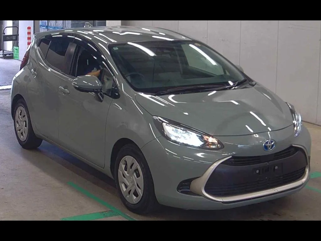 TOYOTA AQUA G