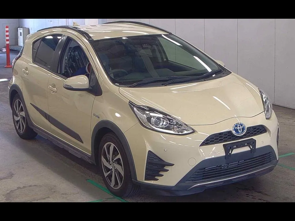 TOYOTA AQUA CROSSOVER