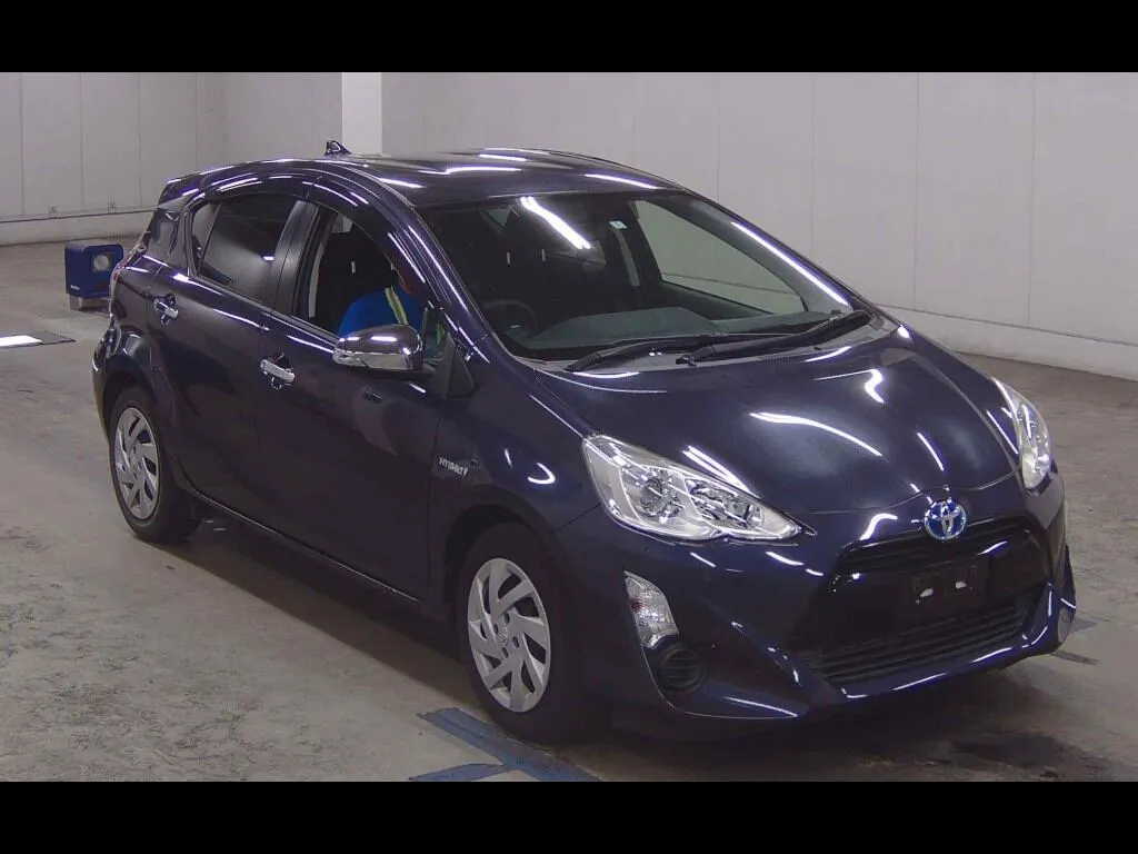 TOYOTA AQUA S