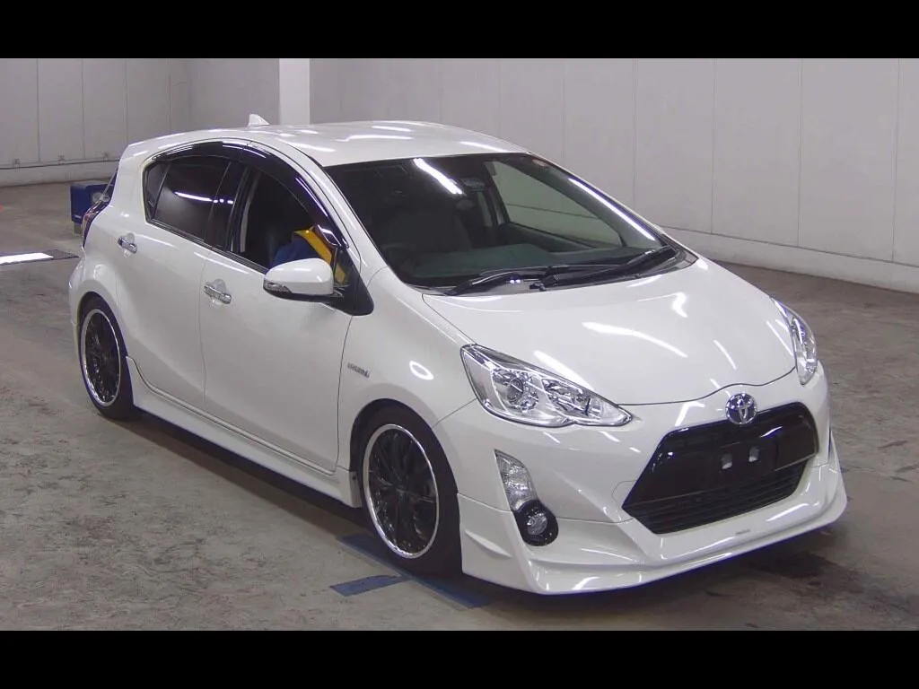 TOYOTA AQUA S STYLE BLACK