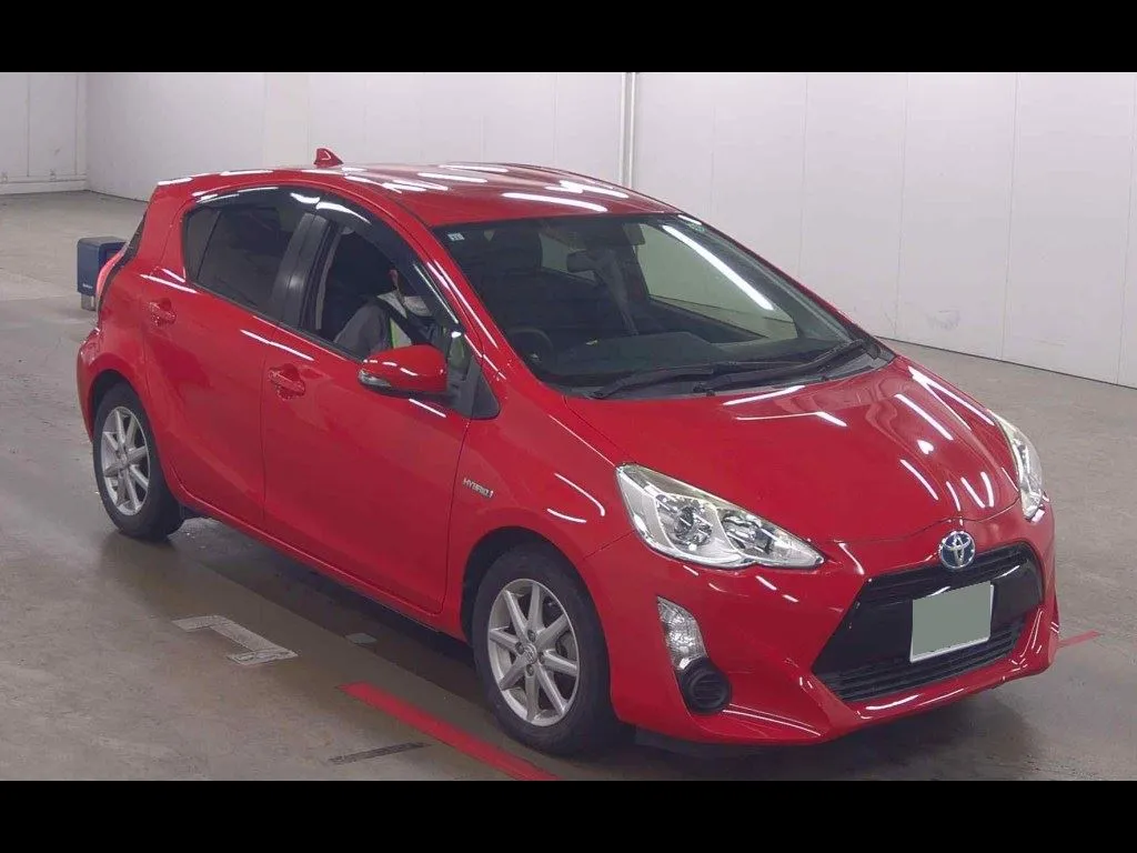 TOYOTA AQUA S