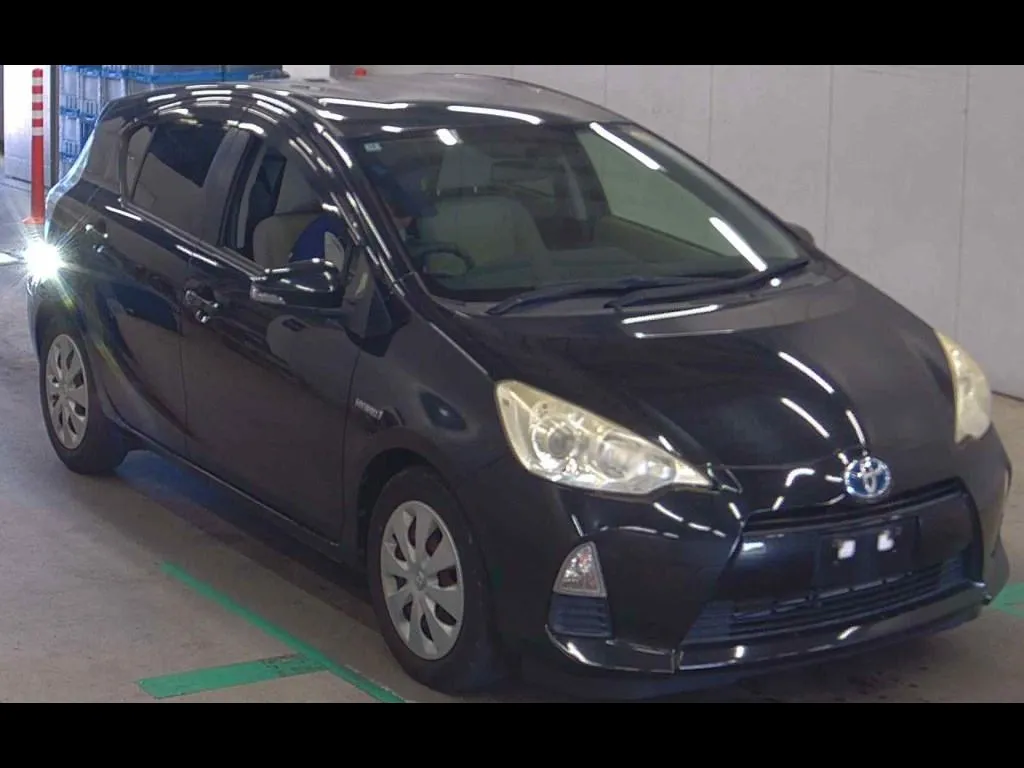 TOYOTA AQUA S