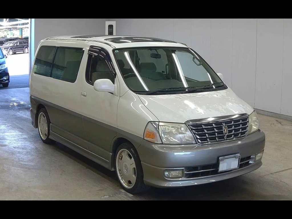 TOYOTA GRAND HIACE 4D G X EDITION