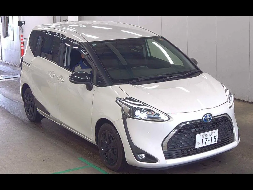TOYOTA SIENTA HYBRID FUNBASE G