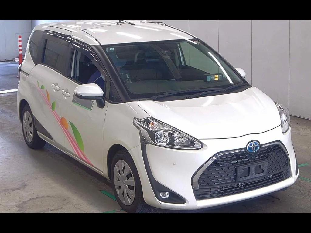 TOYOTA SIENTA HYBRID FUNBASE G