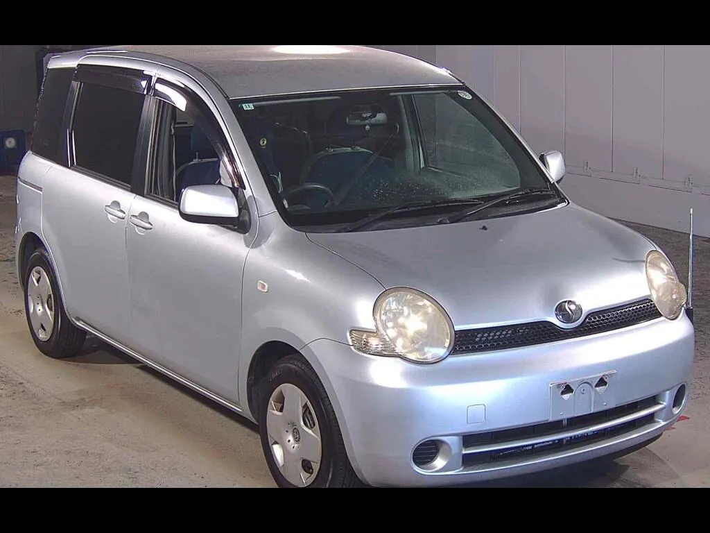 TOYOTA SIENTA X