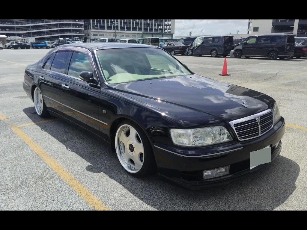 NISSAN CIMA 4D 30LV