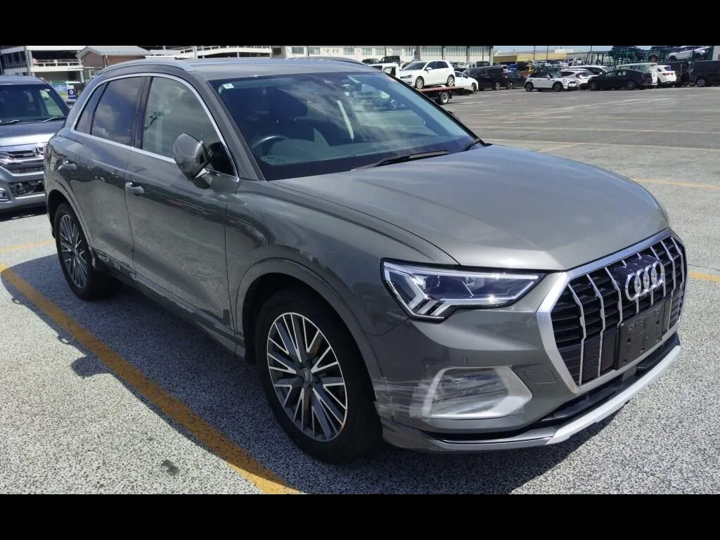 AUDI Q3 35TFSI ADVANCED