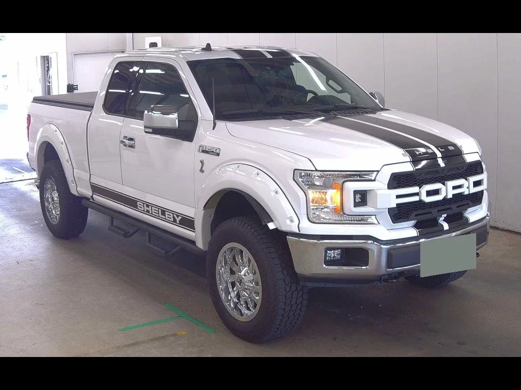 FORD F-150 4D 4WD LARIAT