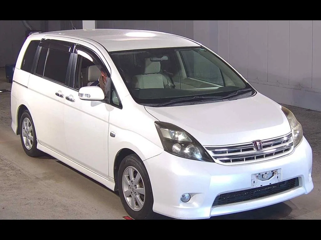 TOYOTA ISIS PLATANA LIMITED