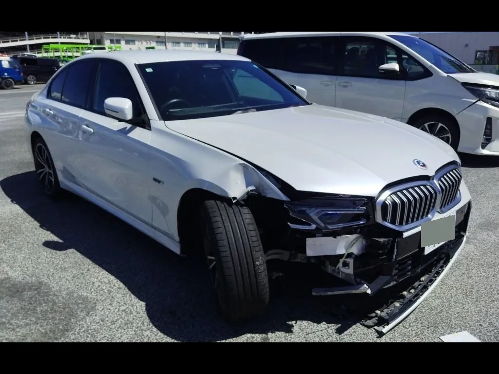 BMW 3 SERIES 4D 330E M SPORT