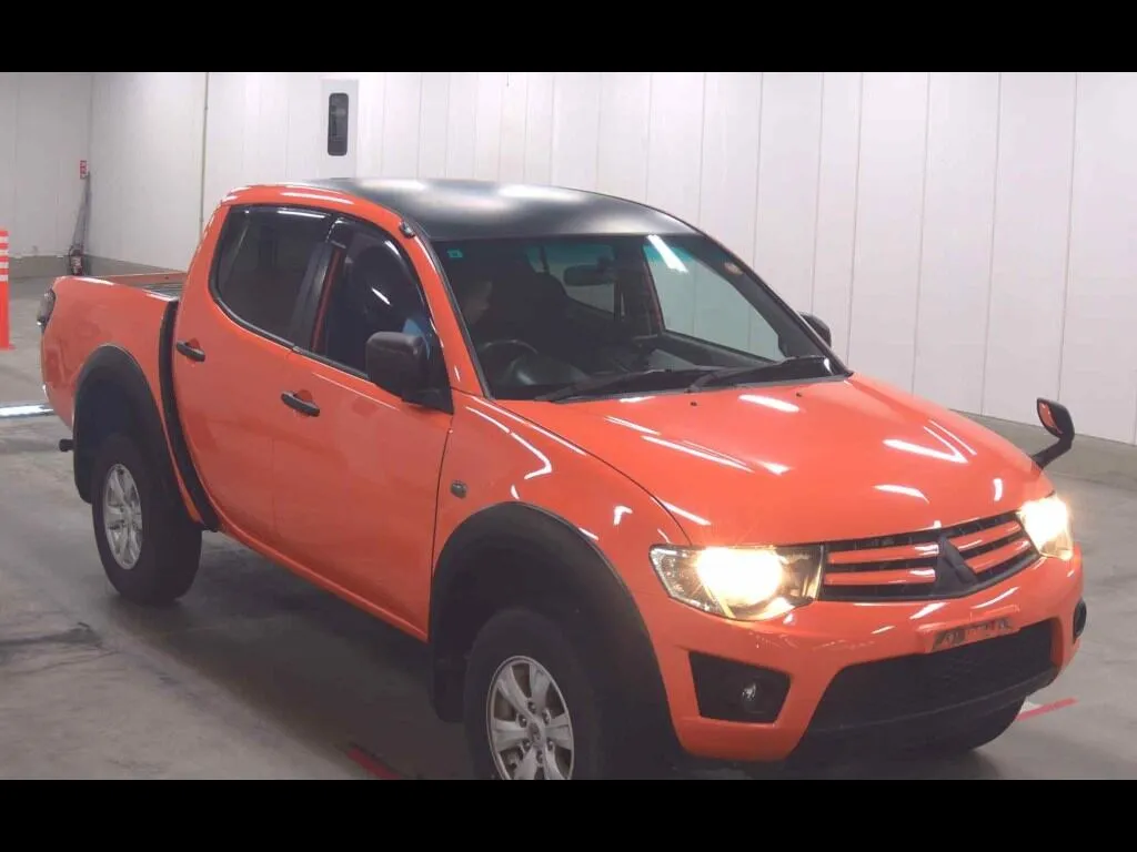 MITSUBISHI TRITON 4WD BASE GRADE