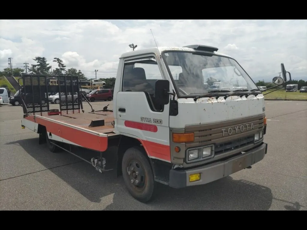 TOYOTA DYNA TRUCK 2D LOADER