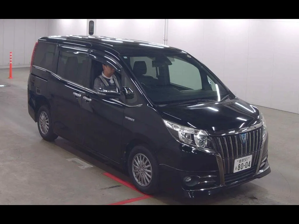 TOYOTA ESQUIRE HYBRID GI BLACK TAILORED