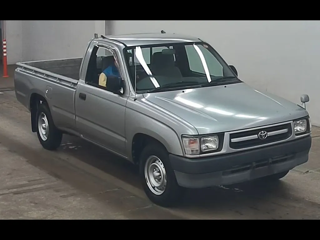 TOYOTA HILUX DX