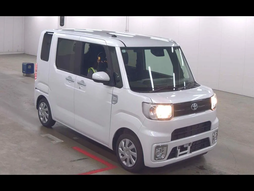 TOYOTA PIXIS MEGA D SAⅢ