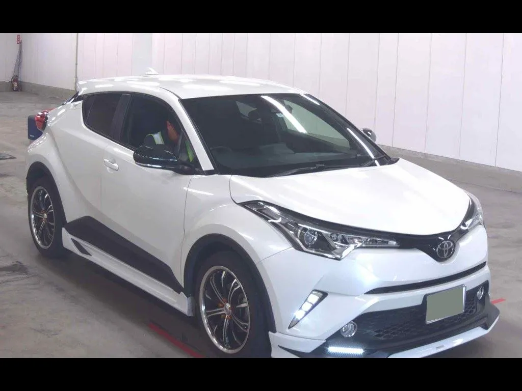TOYOTA C-HR 4WD S-T