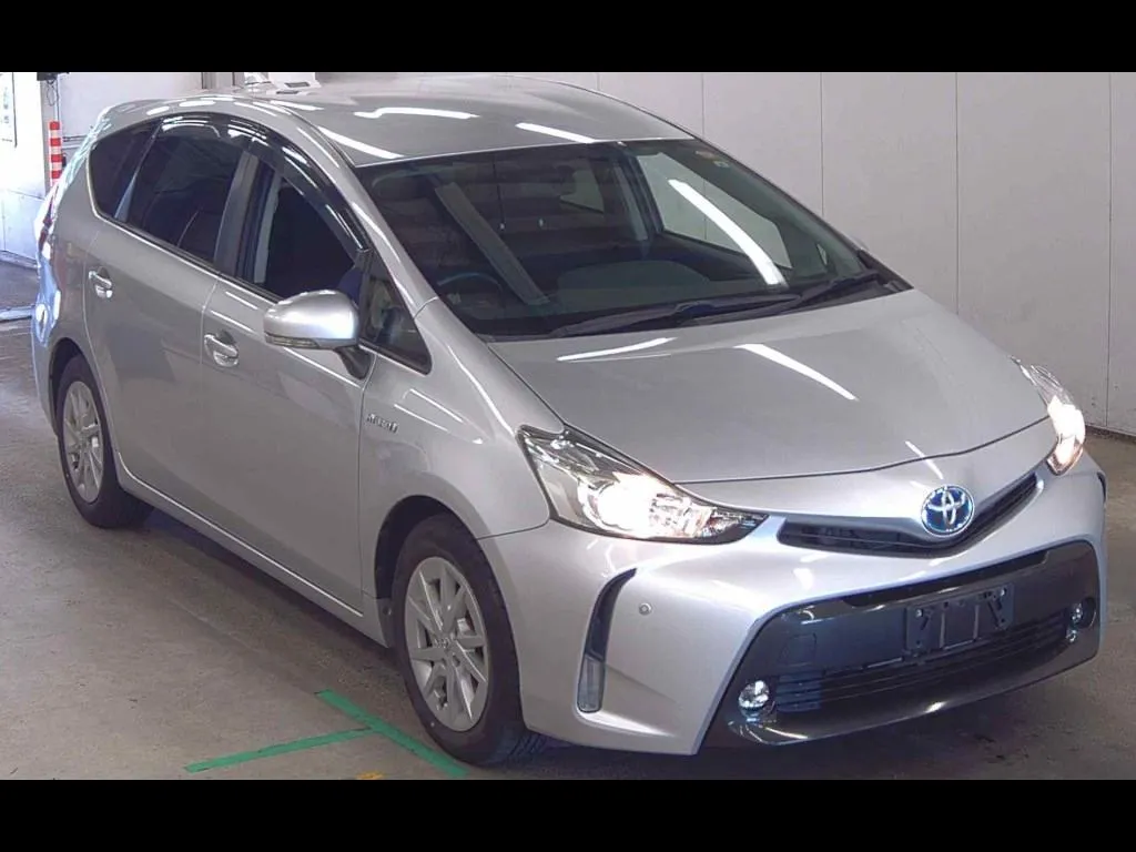 TOYOTA PRIUS ALPHA S