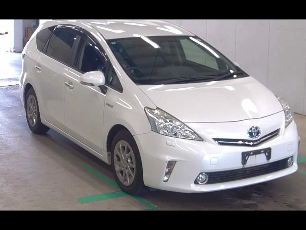 TOYOTA PRIUS ALPHA S TUNE BLACK