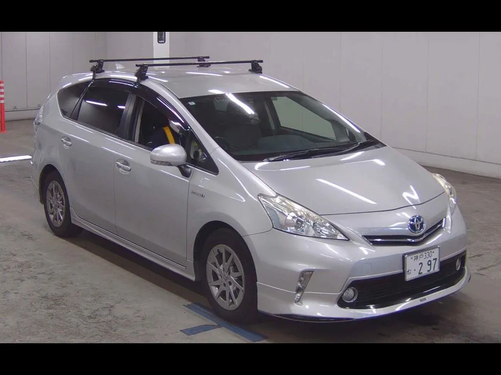 TOYOTA PRIUS ALPHA S TUNE BLACK