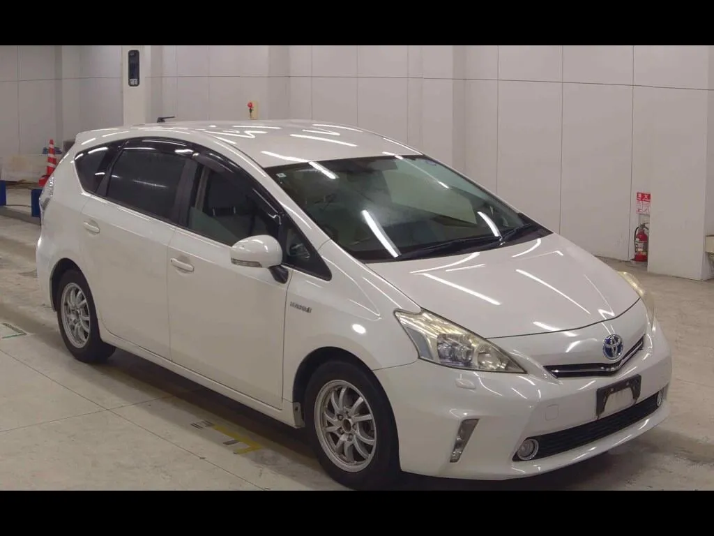 TOYOTA PRIUS ALPHA S