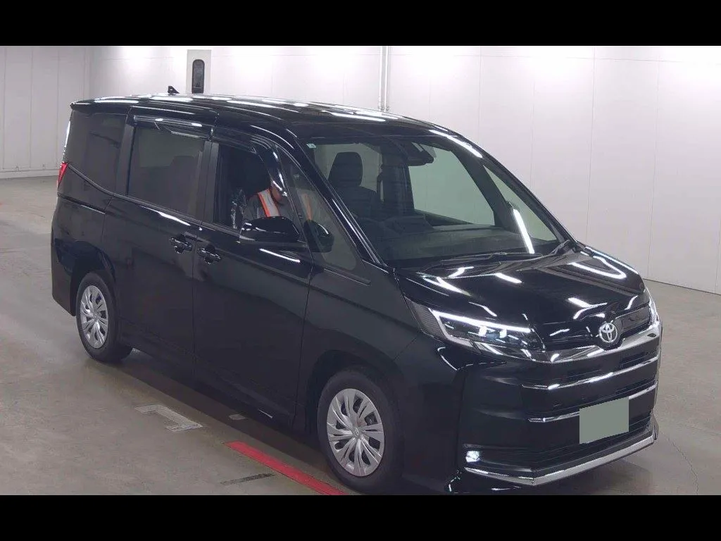TOYOTA NOAH X TYPE2 WITH THIRD SEAT