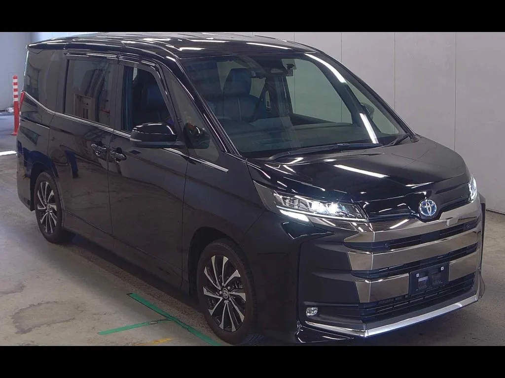 TOYOTA NOAH HYBRID S-Z