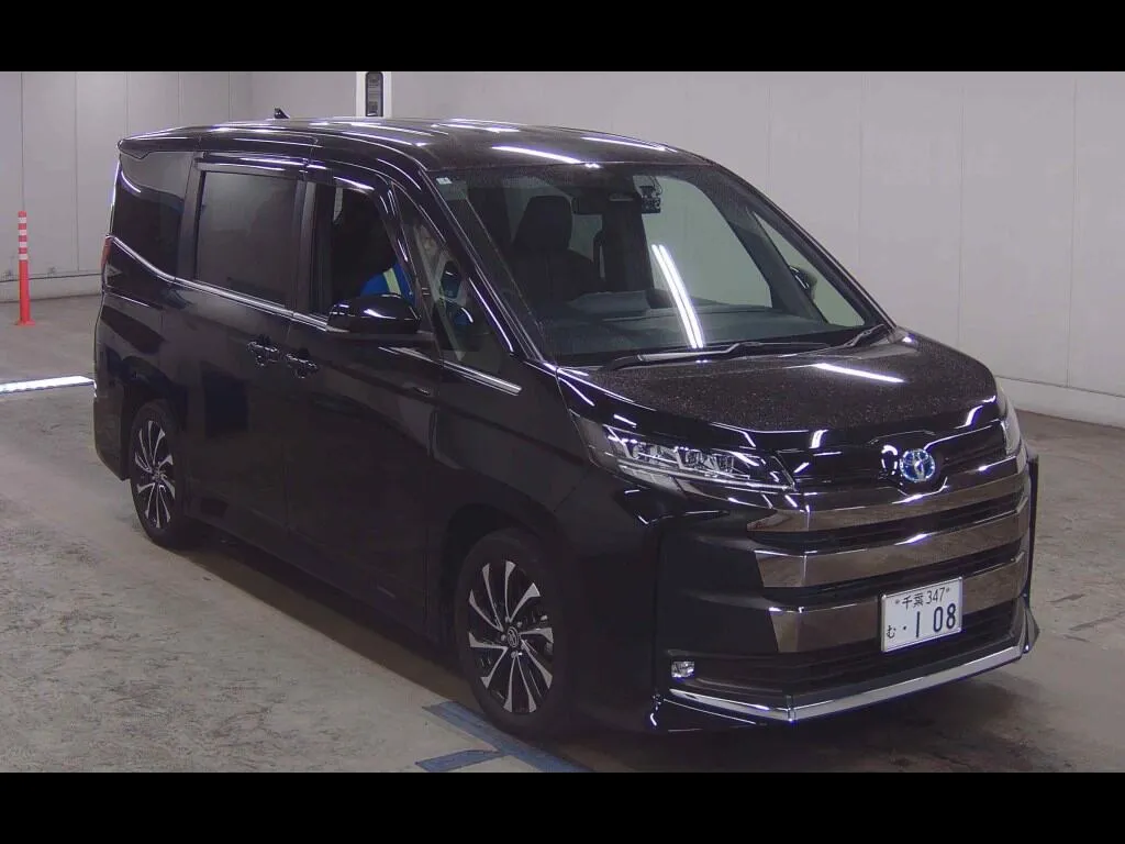 TOYOTA NOAH HYBRID S-Z
