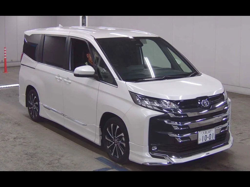 TOYOTA NOAH S-Z