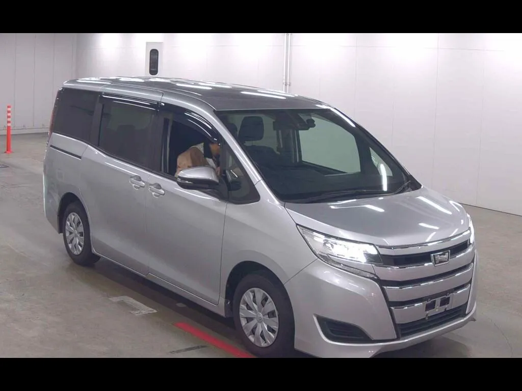TOYOTA NOAH X