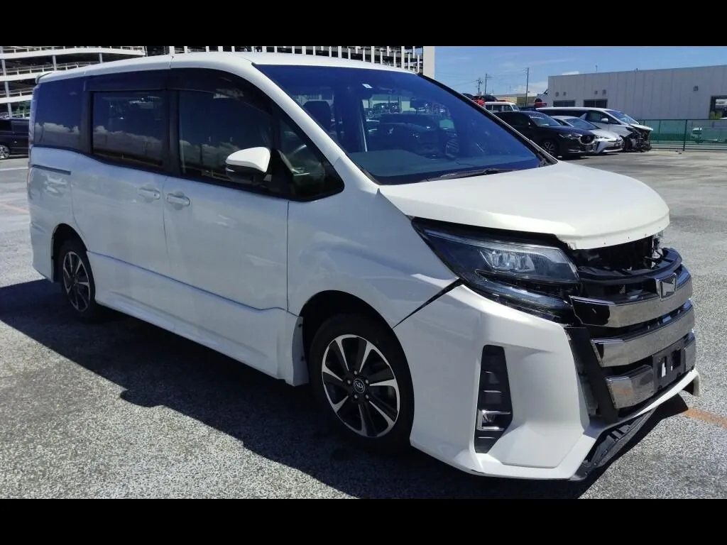 TOYOTA NOAH SI