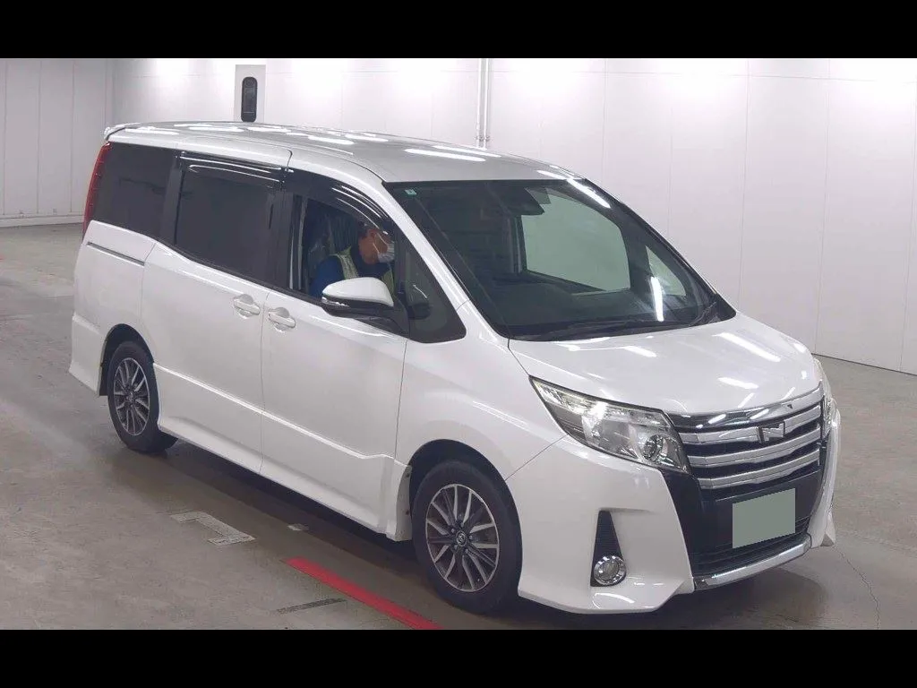 TOYOTA NOAH SI