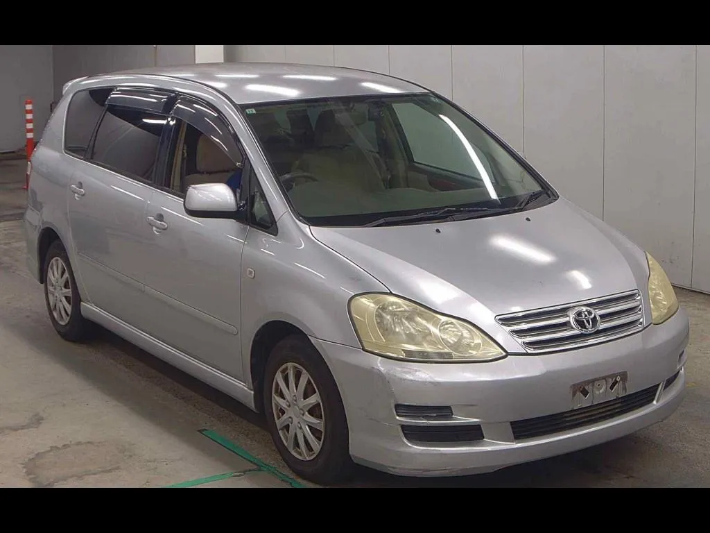 TOYOTA IPSUM 240I