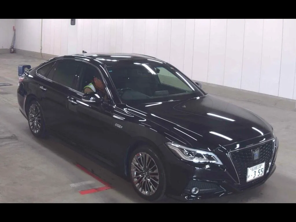 TOYOTA CROWN HYBRID G-EXECUTIVE