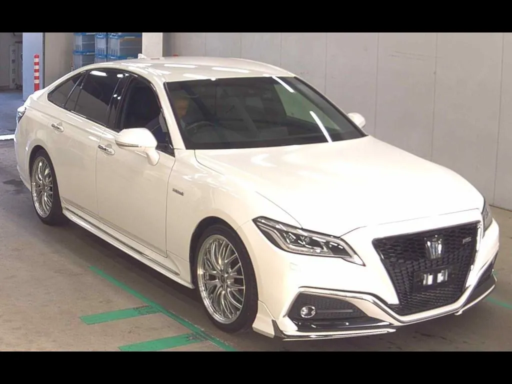 TOYOTA CROWN HYBRID RS